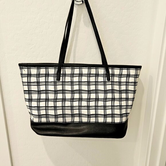 Nine West black and white Lg tote bag. - Picture 5 of 9